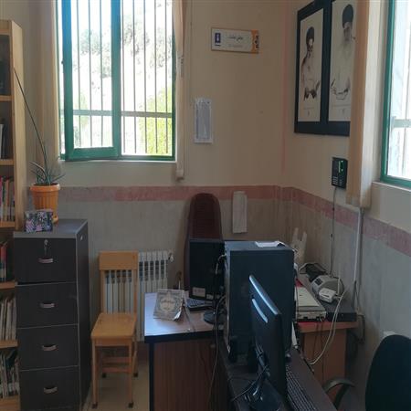 بخش امانت: بخش امانت کتابخانه شامل خدمات امانت، رزرو و تمدید می باشد. اعضای کتابخانه در ساعات اداری می توانند نسبت به امانت، رزرو و تمدید کتاب به کتابخانه مراجعه کنند. در ضمن اعضا می توانند از طریق تلفن و همچنین سامانه samanpl.ir نسبت به تمدید و رزرو کتاب درخواست دهند.